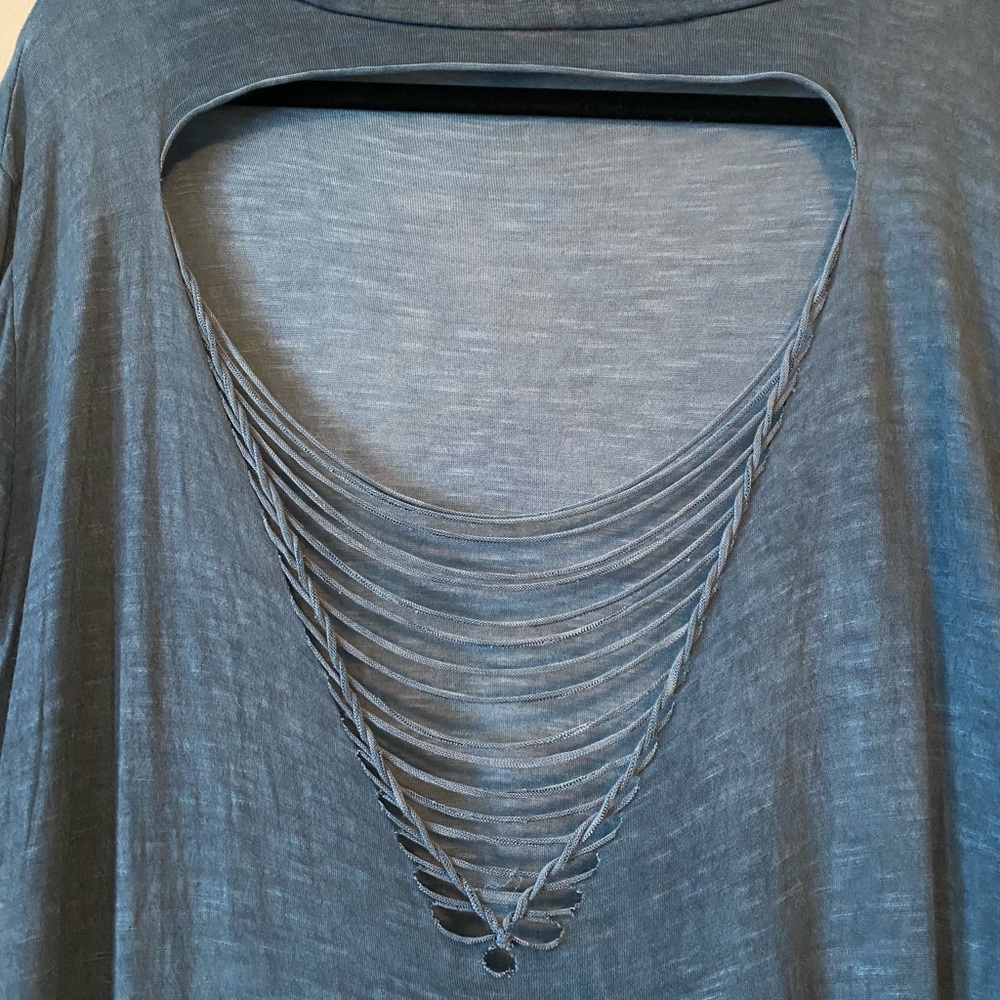 Cut-Out Front Oversized Tee - Picture 3 of 3